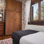 Parnassus Woodstone Chalets- N1- N2- N3 *