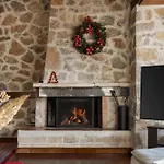 Parnassus Woodstone Chalets- N1- N2- N3 *