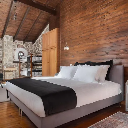 Parnassus Woodstone Chalets- N1- N2- N3 *