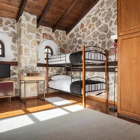 Chalet Parnassus Woodstone Chalets- N1- N2- N3