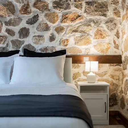 Parnassus Woodstone Chalets- N1- N2- N3 *