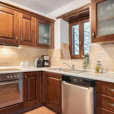 Parnassus Woodstone Chalets- N1- N2- N3 * Άνω Πολύδροσος