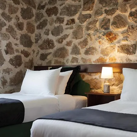 Chalet Parnassus Woodstone Chalets- N1- N2- N3 Ano Polidhrosos