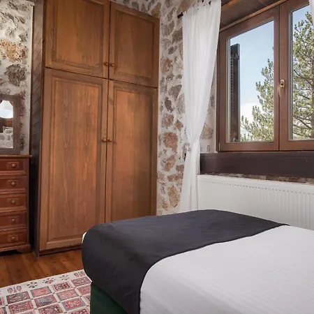 Parnassus Woodstone Chalets- N1- N2- N3 *