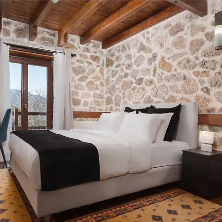 Chalet Parnassus Woodstone Chalets- N1- N2- N3 Ano Polidhrosos