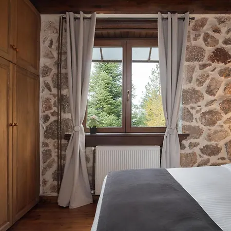 Parnassus Woodstone Chalets- N1- N2- N3 Σαλέ