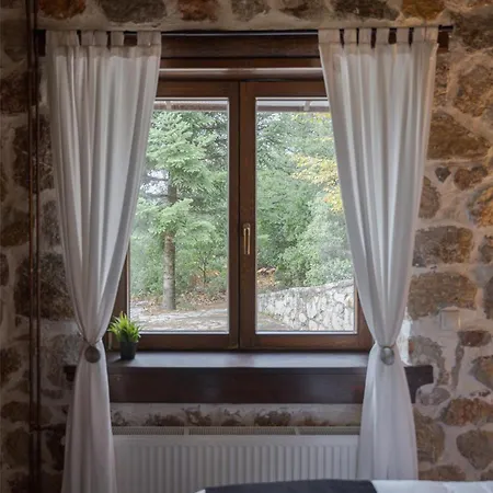 Parnassus Woodstone Chalets- N1- N2- N3 *