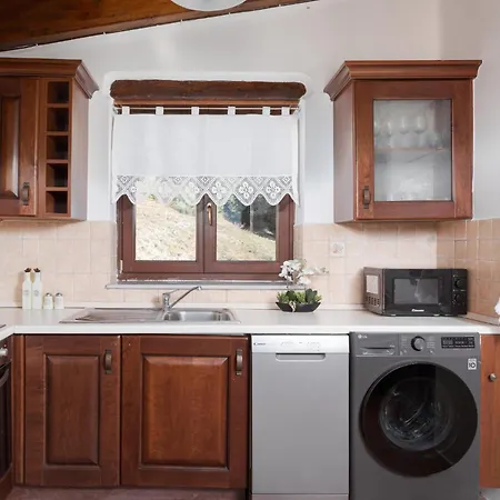 Parnassus Woodstone Chalets- N1- N2- N3 Σαλέ *